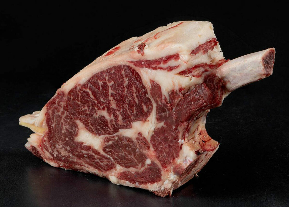 carne de parrilla tomahawk