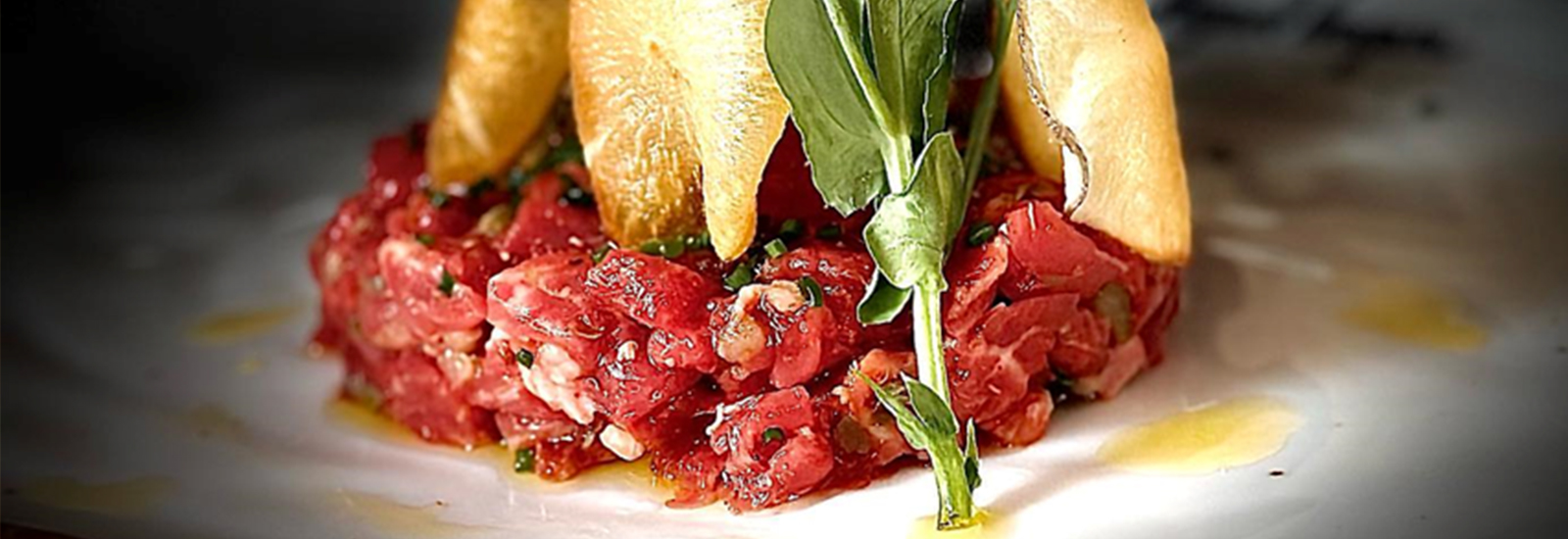 Diferencia entre steak tartar, carpaccio y tataki: los platos de carne más refrescantes