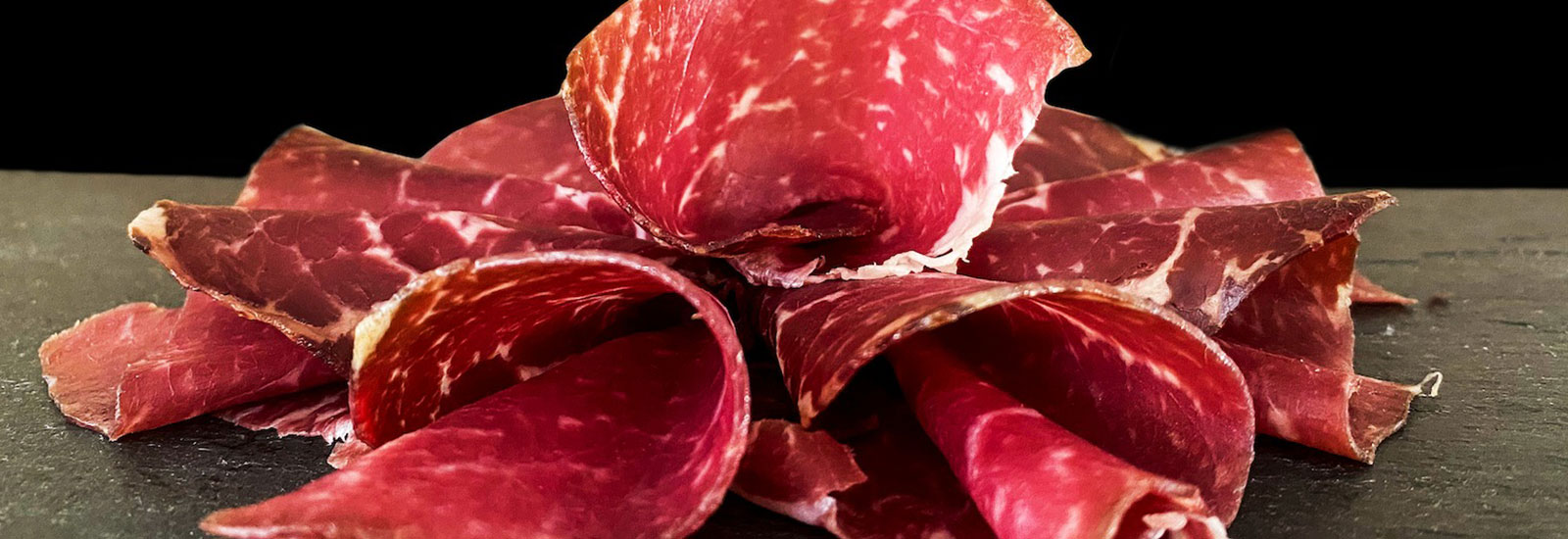 Cecina de vaca Angus: qué es y por qué tiene un sabor único tan intenso