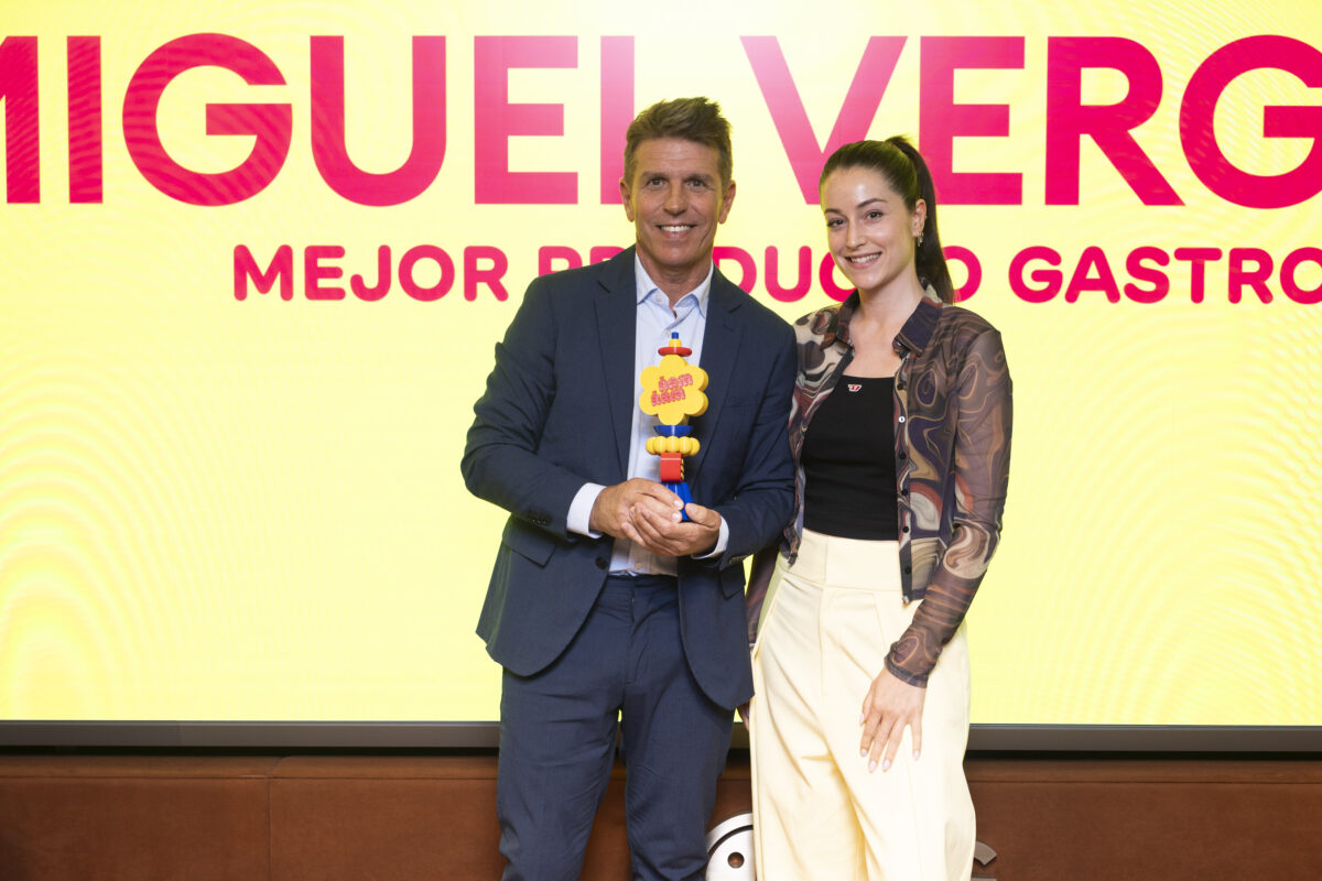 Manuel Díaz El Cordobés recoge el premio a Mejor Producto Gastro para Grupo Miguel Vergara en los Ñam Ñam Awards 2026