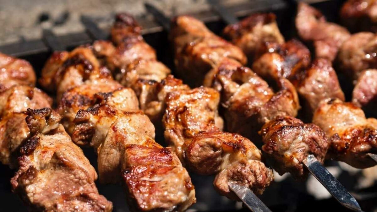 brochetas de carne al horno